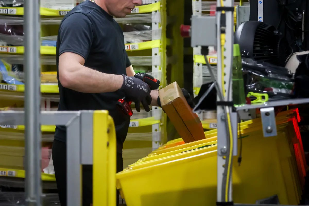 An Amazon warehouse worker died on the job at Oregon facility
